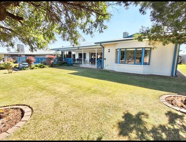 4 BEDROOM HOUSE FOR SALE IN VAAL MARINA